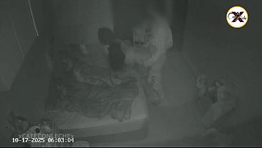 Entro Para Cogerme A Mi Hermanastra Y Nos Descubren thumbnail