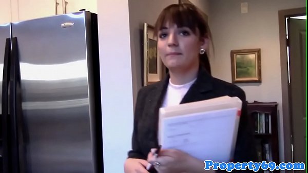 Stockinged_etstate_agent pussyfucked in house