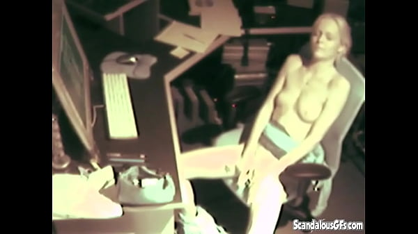 Play MP4 - Solo spy cam slut masturbates