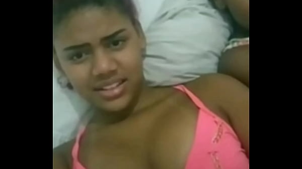 Play MP4 - Young girl showing boobs