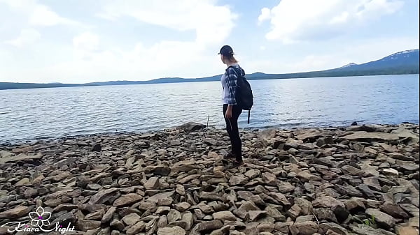 Girl_Masturbte Pussy_while Walking inNature