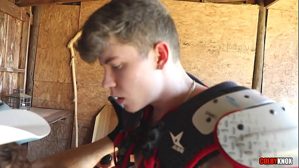 Quarterback Drake Von Buttfucks His Cowboy Calvin Banks thumbnail