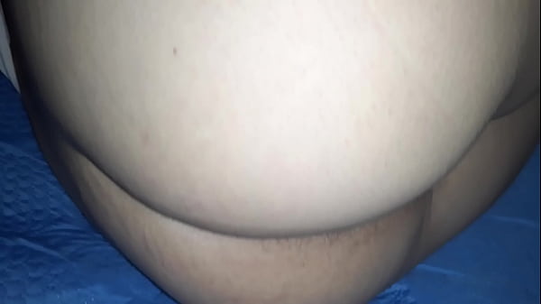 Play MP4 - Mi esposa se hace la d&period; y le pido a mi amigo que le meta mano y la grabe