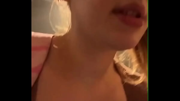 Play MP4 - Anal fucking and squirting a lot in the changing room