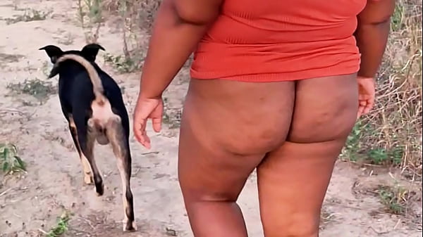 Mostrei minha bunda grande e minha bucetinha e publica 