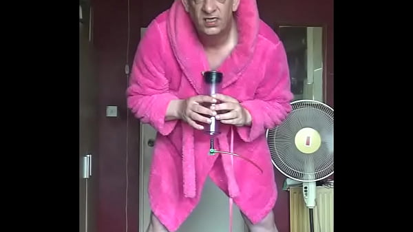 bisexual mark would like to take the piss_out of you whilehe takes the piss out of himself