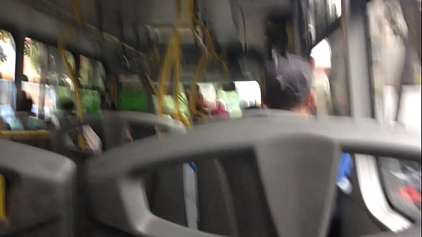 Play MP4 - Me saco el pito en el camion