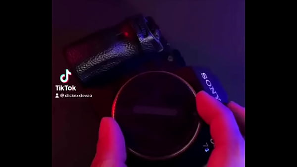 Nonton &ldquo;wait, I&rsquo;ll Take Some Pictures&rdquo; Daniloalemao69 thumbnail