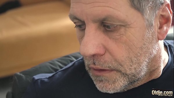 Play MP4 - Facial cumshot for slutty teen getting fucked by old guy