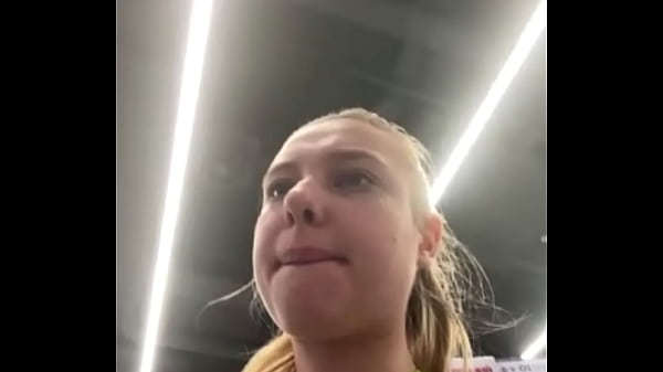 Play MP4 - Creampie pussy&period; Squirting and fingering in public