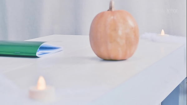 Nonton Trick Or Treat? Erotic Pumpkin Carving With A Sexy Ghostface thumbnail