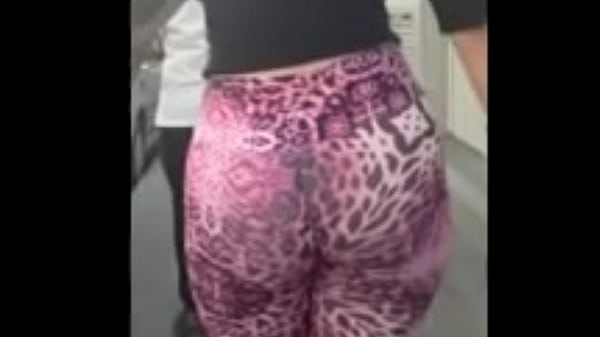 Play MP4 - Filmando a bunda da gostosa na rua