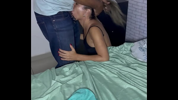 Belinha presenteouo fã com a bucetinha eganhou_duas gozadas dentro