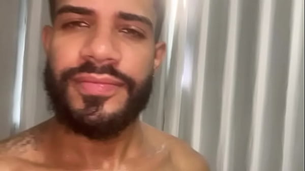 No Ch&atilde;o Da Sala Ele Empinou O Rab&atilde;o E Eu Enchi De Leite At&eacute; Ele Colocar Pra Fora thumbnail