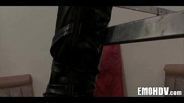 Nonton Emo Babe With Tats Gets Some Dick 190 thumbnail