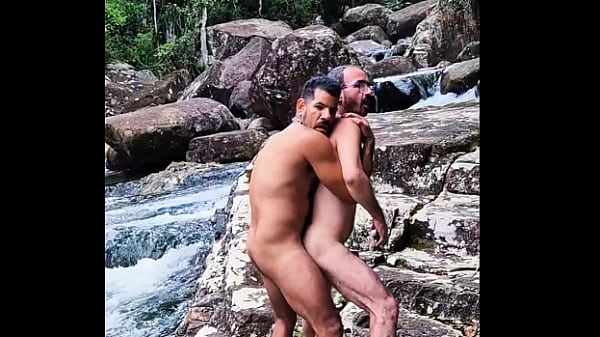 TURISTA MINEIRO LEVANDO VITAMINA NO CU. SAFADO DOTADO PASSIVO 