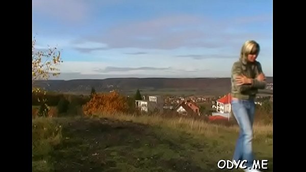 Stunning sweetheart gives_blowjob