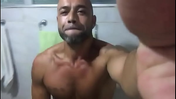 Safado do app mostrou o pau pra mim 