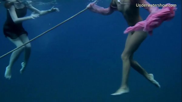 Play MP4 - Hot girls on tenerife in the sea