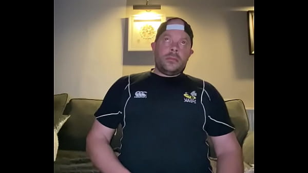 Play MP4 - Jerking off to big cocks