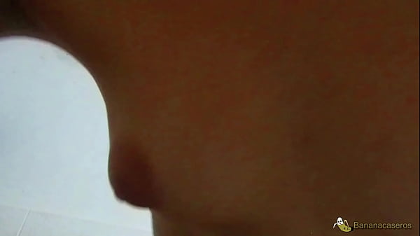 hermosa_teen de_18 añosy su primer video con su padrastro part1