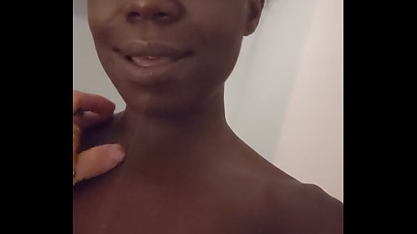 Play MP4 - Black Model Gives Good Blowjob and Titfucks Big White Dick