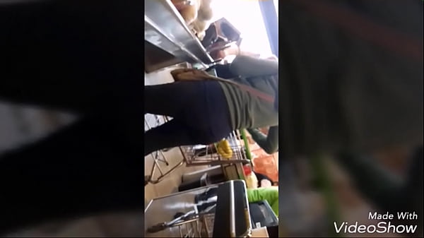 Hermoso culo en super mercado 