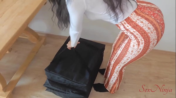 Nonton A Tantaly Consultant Allows Me To Test Their Sex Dolls And Her Pussy thumbnail