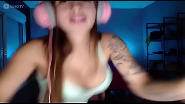 Julieta gostosa dan&ccedil;ando muito peituda