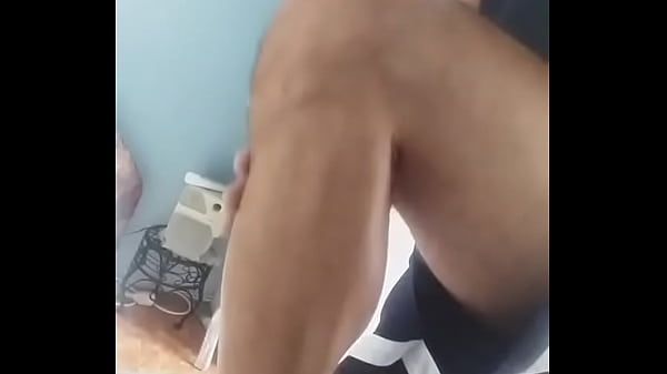 Play MP4 - Tom Ondra Motho shows his body &lpar;comp I&rpar;