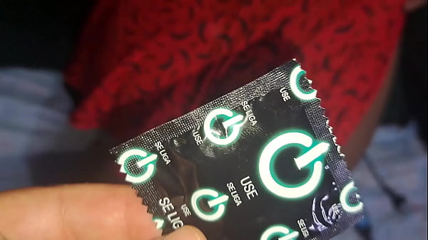 pegueia empregadinha_sem camizeta na_sala comcalor ofereci grana elame deu_seu popo