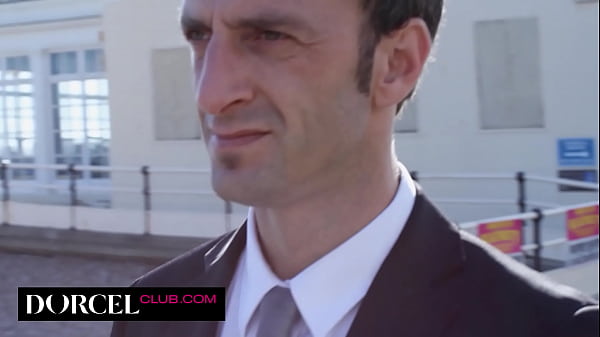 Play MP4 - Two MILFs for a guy