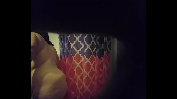 Play MP4 - Cu&ntilde;ada tocandose las tetas