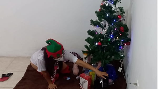 I'M HAVING FUN WITH MY CHRISTMAS PRESENTS!! THIS IS MY NEW COLLECTION OF EROTIC TOYS TO HAVE SEX NEXT YEAR. STUDENT MASTURBATES ON HIS DIRTY CHRISTMAS 