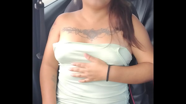 Play MP4 - Latina Exhibiendose en el uber