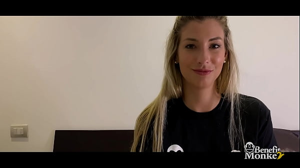 Amateur Couple ShonaRiver Me tells_me abouther experiencesand ends up masturbating Benefit Monkey