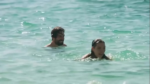 Play MP4 - Regina Bland&oacute;n pez&oacute;n en Como Novio De Pueblo &lpar;2019&rpar;