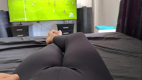 Play MP4 - mientras veo el partido de colombia queria divertirme un poco