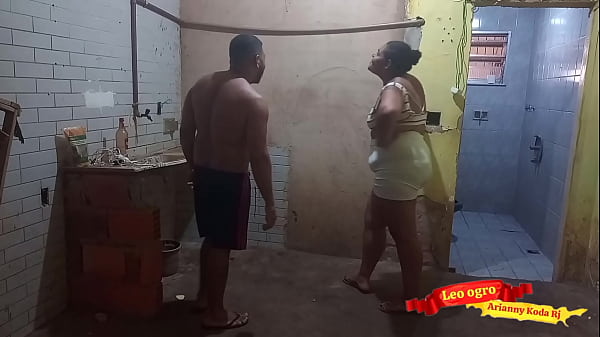 Play MP4 - paying the bricklayer with your ass