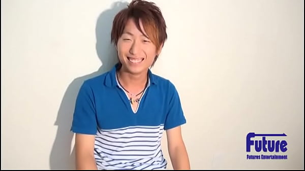 まさに男らしいモテ男！バイト前街中を歩く彼にいきなり声をかけ交渉開始！長身で端正な顔立ちに体育会系を匂わす雄の匂いがたまりません！服を脱ぐとスジ筋のエロボディ！エロパンに生着替えしてもらいスタッフが責め出すと&hellip;声は出ないもののパンツのもっこりはどんどん大きくなり亀頭がパンツからはみ出す極太巨根！ thumbnail