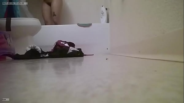 Babe record getting out the shower