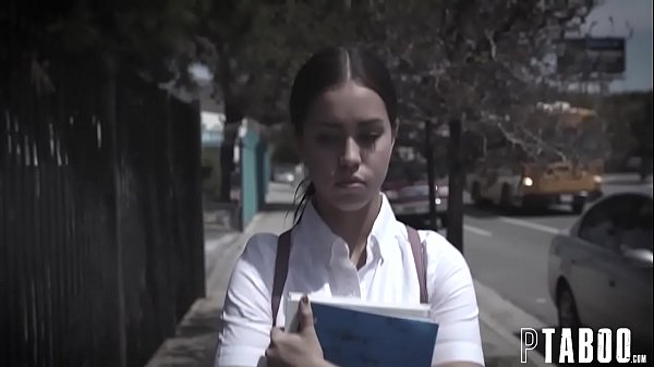 Nonton Petite Babe Loves Her thumbnail