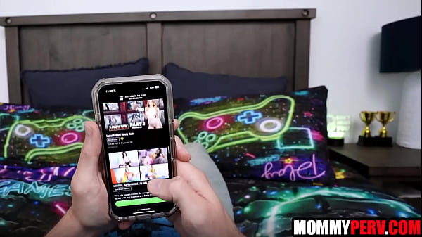 Nonton &ldquo;hold That Load&rdquo; Stepmom Fucks Me Raw thumbnail