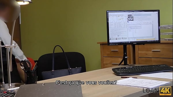 LOAN4K. Une fille sexy est prête à tout pourobtenir l'argent dont_elle a besoin