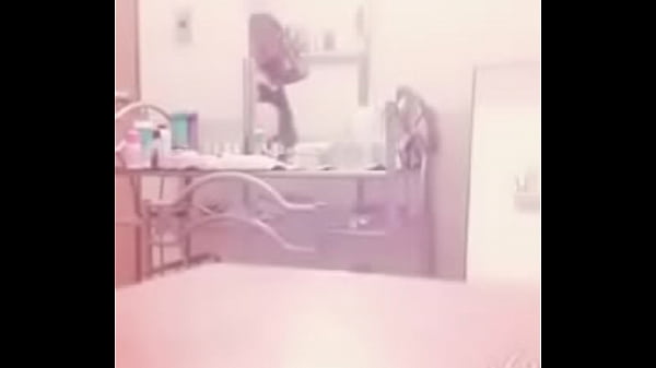 Nonton Aura Coleccio╠&uuml;nfb2 thumbnail