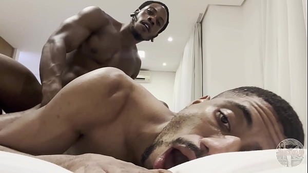 O Neg&atilde;o Sentou Na Piroca Grossa thumbnail