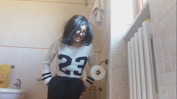 Spy Cam! Are U A Toilet Voyeur?this Is The Reality Clip For Ya! thumbnail