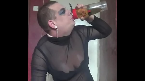 sissy male mark wright wants another mans piss to swollow 