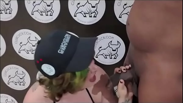 Play MP4 - Cuckold couples know what your hotwife prefers in her mouth&period; True love of blowjob&period;