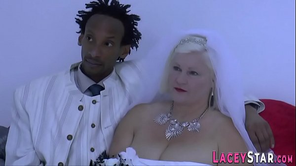 Granny bride Lacey Starr_sucks dick